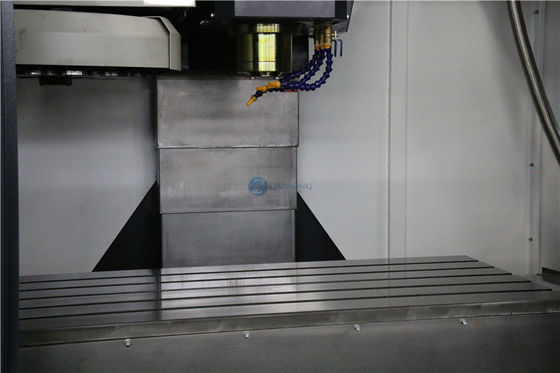 Fresatrice verticale VMC1060 di CNC