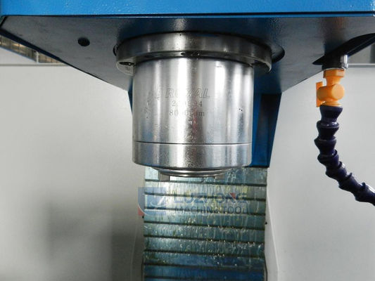 Fresatrice VERTICALE di bassa potenza di CNC XH7125