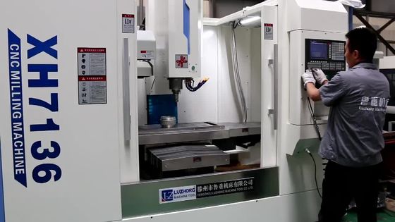 Fresatrice automatica di CNC XK7136 per metallo
