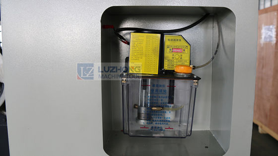 Tipo leggero piccola macchina CK6136 del tornio di CNC di CNC del tornio di orizzontale da tavolino della macchina