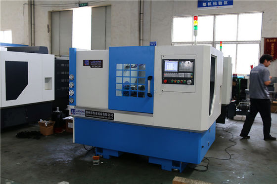 Centro di giro inclinato del tornio SCK6339 di CNC del letto