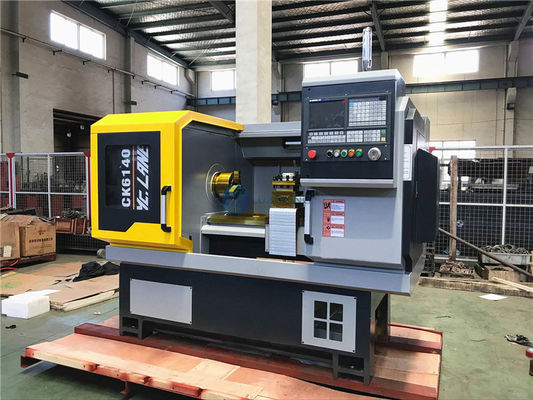 Il CNC del tornio ck0640a di CNC di Sk50p lavora il piccolo tornio al tornio di CNC con l'alimentatore della barra
