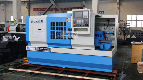 Piccolo tornio lavorante di acciaio inossidabile del tornio del metallo di CNC di CK6136D