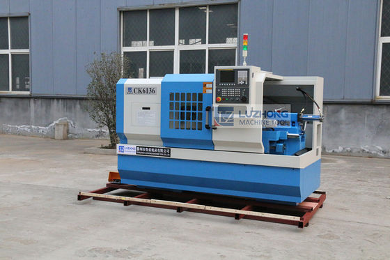 Piccolo tornio lavorante di acciaio inossidabile del tornio del metallo di CNC di CK6136D